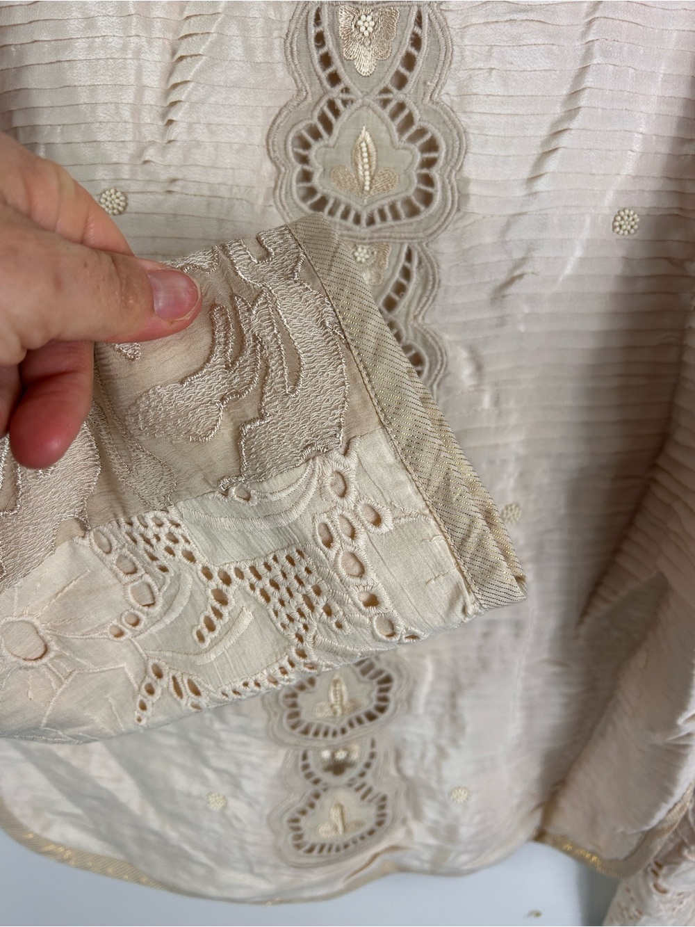 Sundance Cream Embroidered Boho Top with Tie Front GORGEOUS - Picture 3 of 10